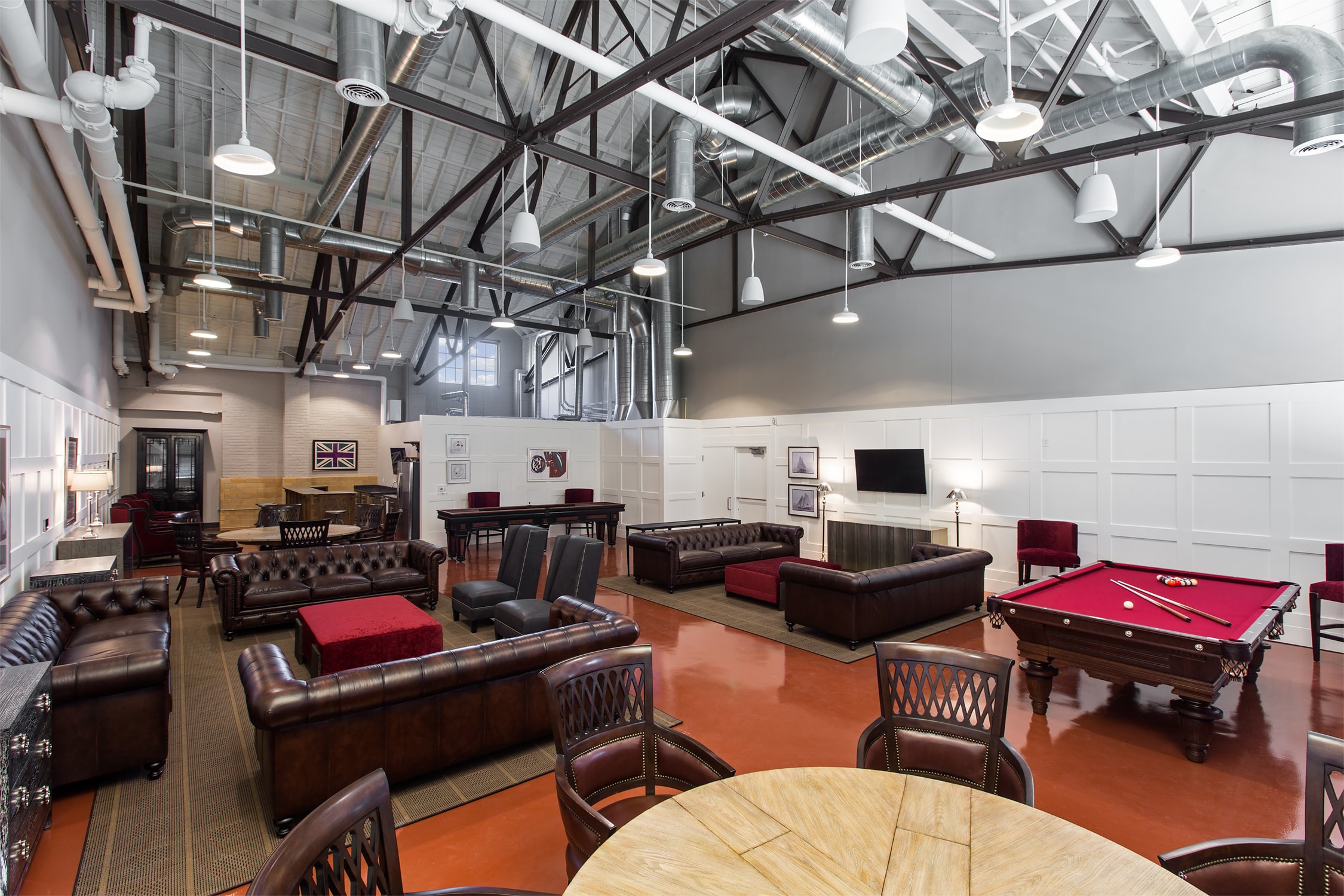 Club Room-min
