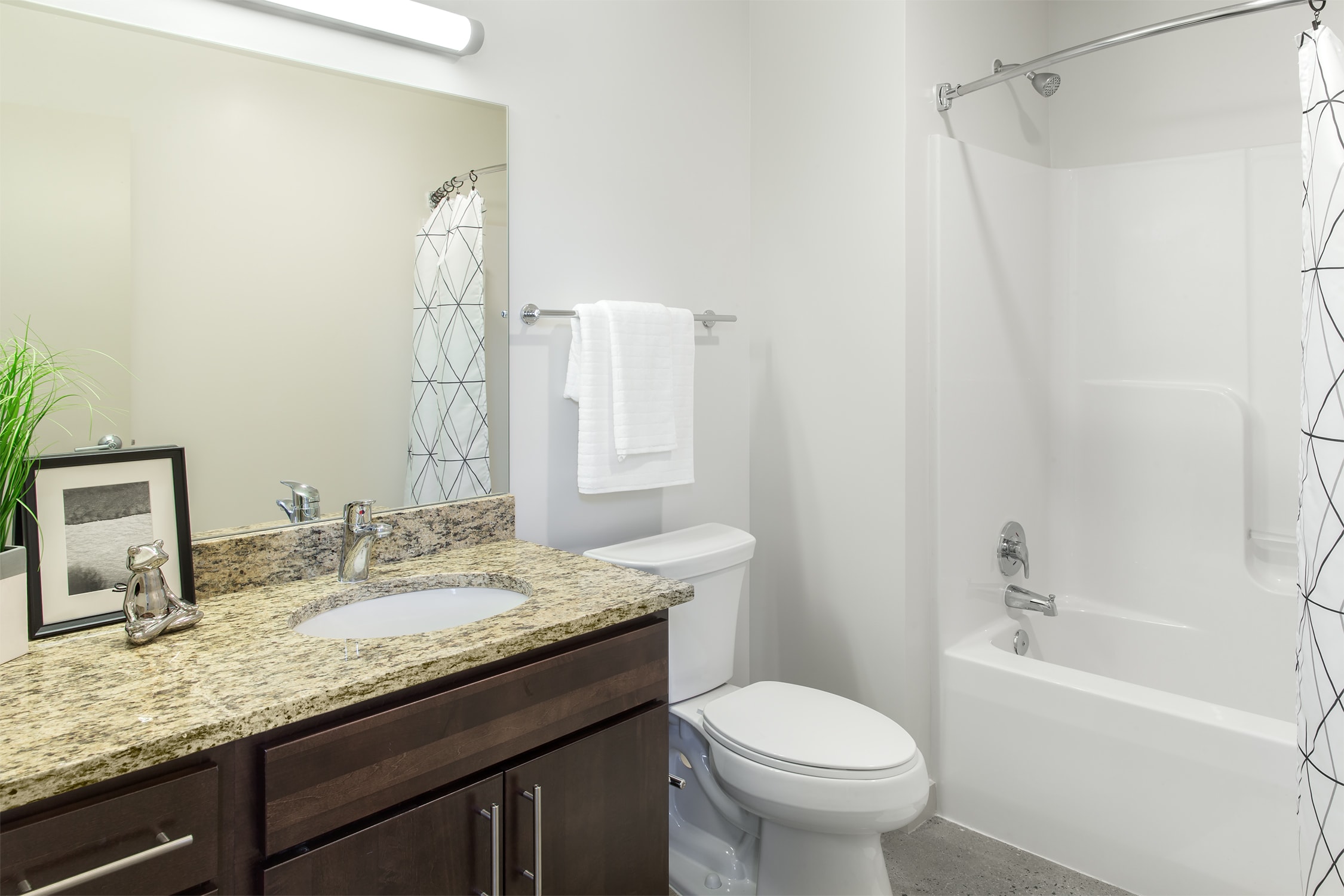 Model Bathroom-min